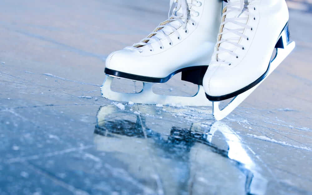 Al momento stai visualizzando Pattinare sul ghiaccio: come imparare  e quali pattini utilizzare